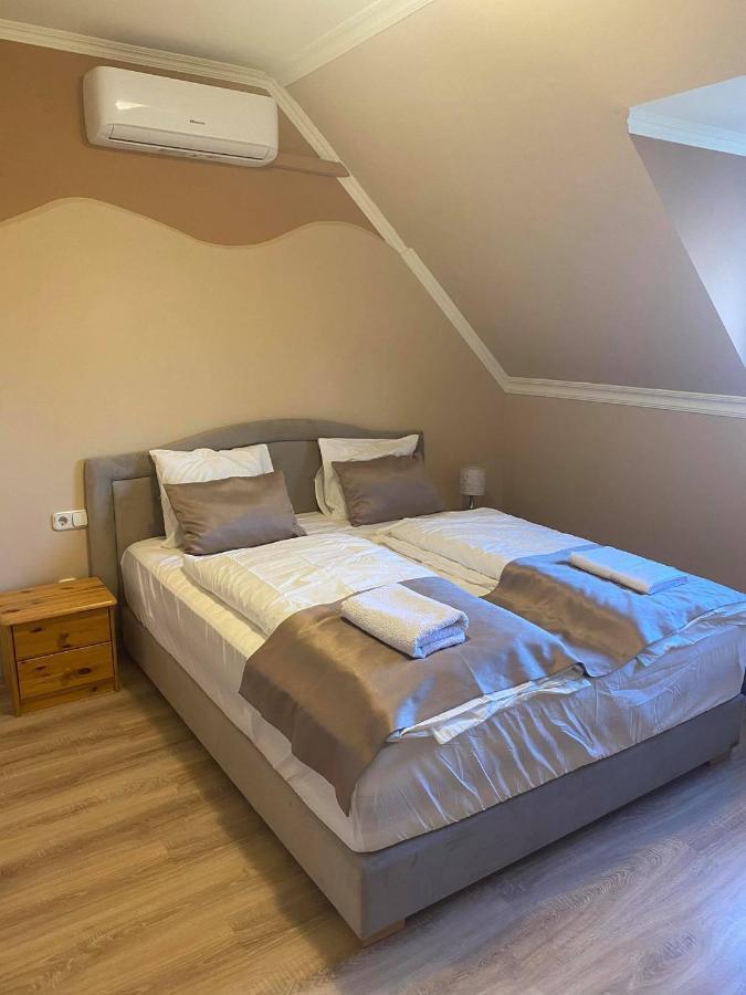 La Curia Panzio Bed & Breakfast Dunaszeg Luaran gambar