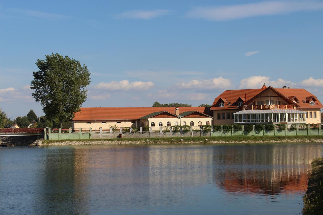 La Curia Panzio Bed & Breakfast Dunaszeg Luaran gambar