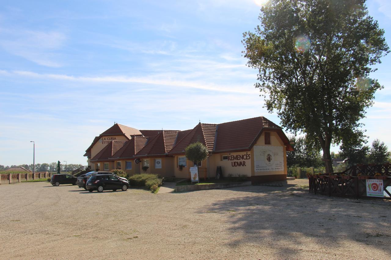 La Curia Panzio Bed & Breakfast Dunaszeg Luaran gambar