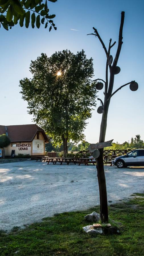 La Curia Panzio Bed & Breakfast Dunaszeg Luaran gambar